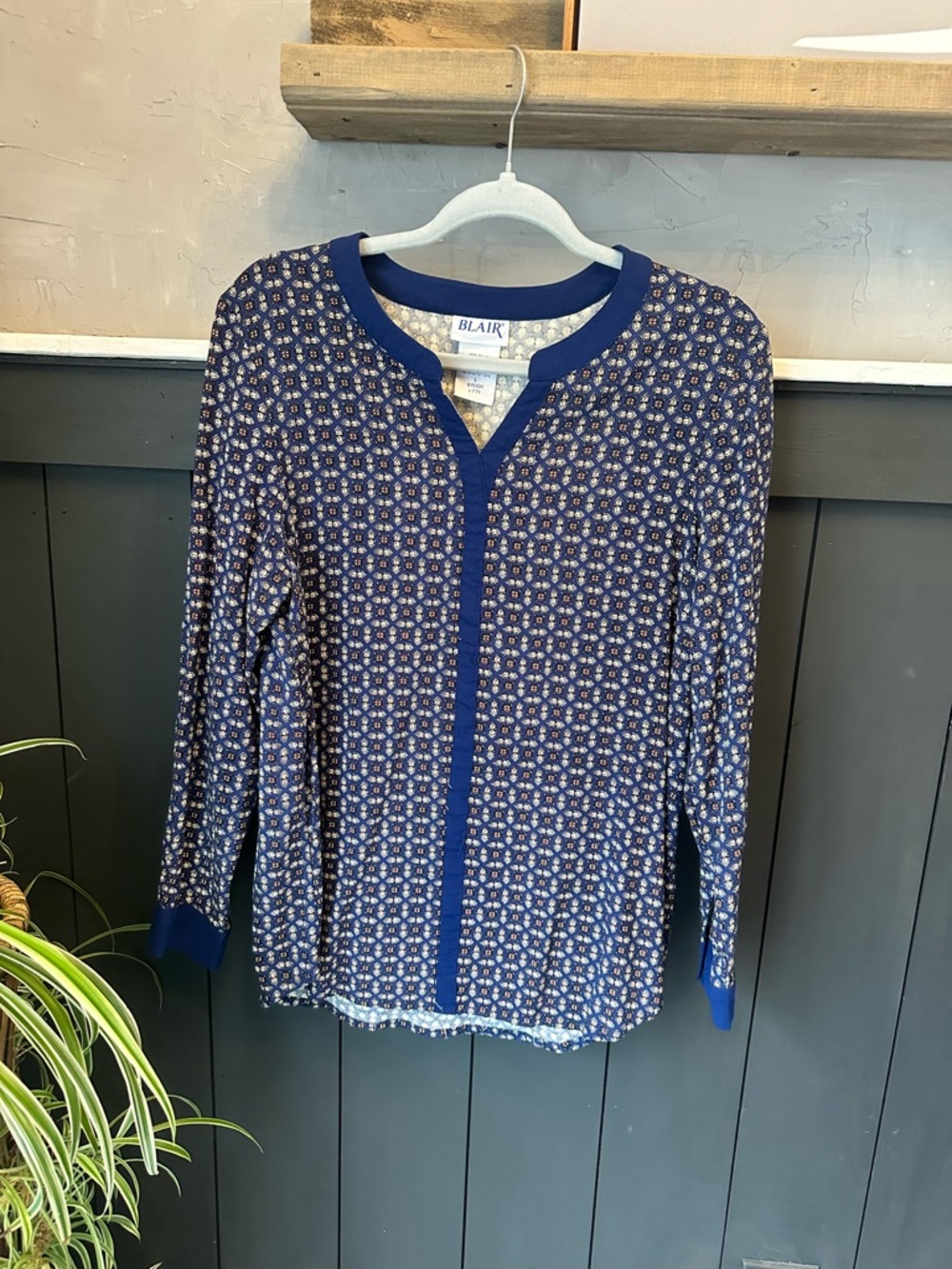 Blair Women's Blue Printed Rayon Long-Sleeve‎ Top size L